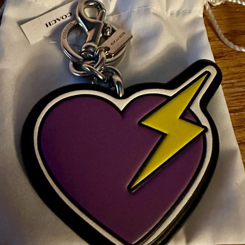 Coach Purple and Yellow lighting Heart Key fob / bag Charm - Picture 3 of 8